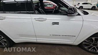 2023 Jeep Grand Cherokee Overland - miniatura 28