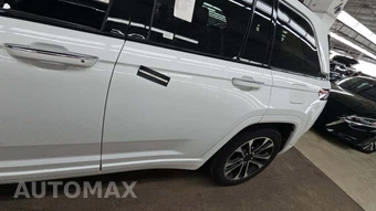 2023 Jeep Grand Cherokee Overland - miniatura 30