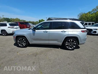 2023 Jeep Grand Cherokee Overland - miniatura 3