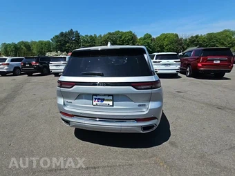 2023 Jeep Grand Cherokee Overland - miniatura 4