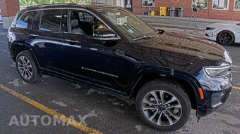 2023 Jeep Grand Cherokee Overland - miniatura 3