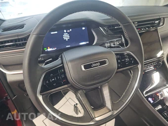 2023 Jeep Grand Cherokee Overland - miniatura 10