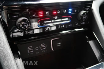 2023 Jeep Grand Cherokee Overland - miniatura 41