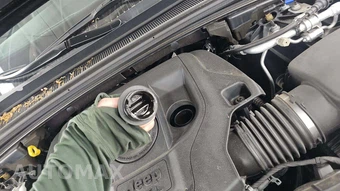 2023 Jeep Grand Cherokee Overland - miniatura 17