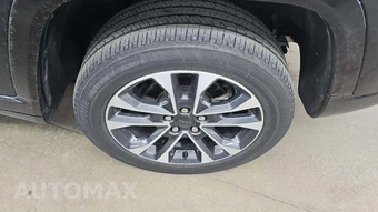 2023 Jeep Grand Cherokee Overland - miniatura 24