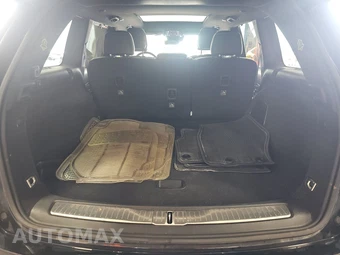 2023 Jeep Grand Cherokee Overland - miniatura 16