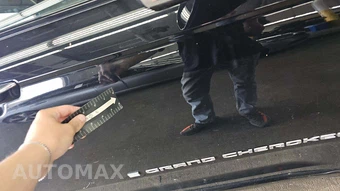 2023 Jeep Grand Cherokee Overland - miniatura 26