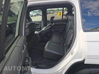 2023 Jeep Grand Cherokee Overland - miniatura 13