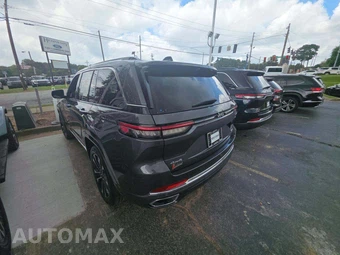 2023 Jeep Grand Cherokee Overland - miniatura 2