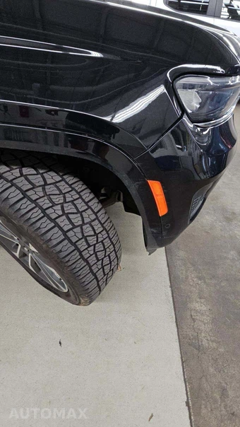 2023 Jeep Grand Cherokee Overland - miniatura 25