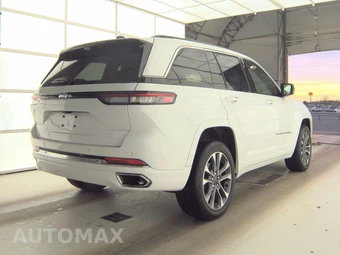 2023 Jeep Grand Cherokee Overland - miniatura 4