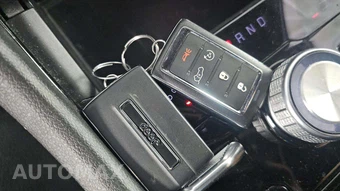 2023 Jeep Grand Cherokee Summit - miniatura 19