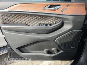 2023 Jeep Grand Cherokee Summit - miniatura 9