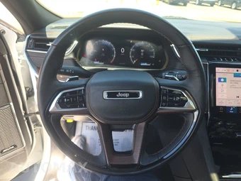 2023 Jeep Grand Cherokee Summit - miniatura 10