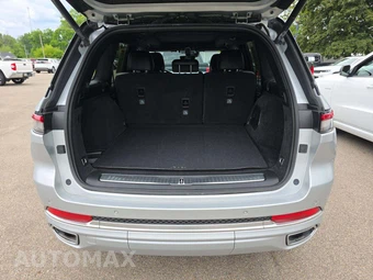 2023 Jeep Grand Cherokee Summit - miniatura 14
