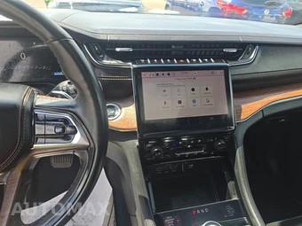 2023 Jeep Grand Cherokee Summit - miniatura 11