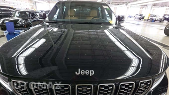 2023 Jeep Grand Cherokee Summit Reserve - miniatura 32