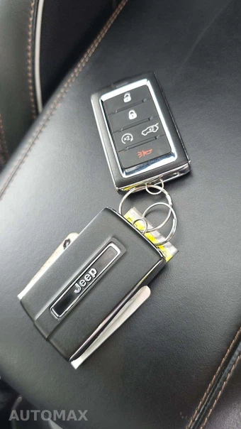 2023 Jeep Grand Cherokee Summit Reserve - miniatura 17