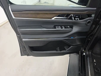 2023 Jeep Grand Wagoneer - miniatura 9