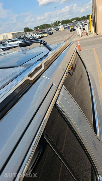2023 Jeep Grand Wagoneer L - miniatura 38