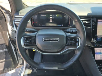 2023 Jeep Grand Wagoneer L Series II - miniatura 10