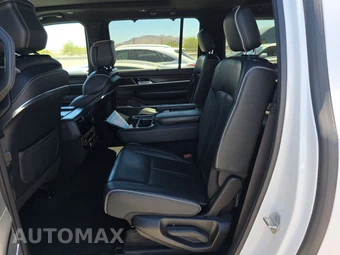 2023 Jeep Grand Wagoneer L Series II - miniatura 13