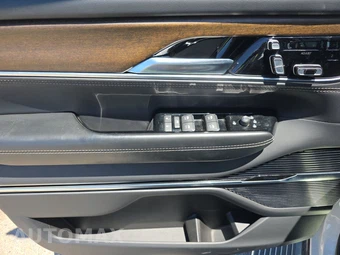 2023 Jeep Grand Wagoneer L Series II - miniatura 9