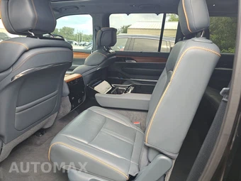 2023 Jeep Grand Wagoneer L Series II - miniatura 13
