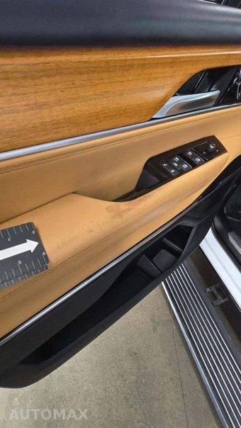 2023 Jeep Grand Wagoneer L Series III - miniatura 25
