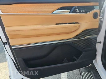 2023 Jeep Grand Wagoneer L Series III - miniatura 9