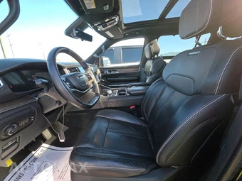 2023 Jeep Grand Wagoneer Series II - miniatura 7