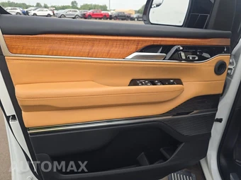 2023 Jeep Grand Wagoneer Series III - miniatura 9