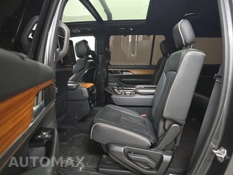 2023 Jeep Grand Wagoneer Series III - miniatura 13