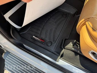2023 Jeep Grand Wagoneer Series III - miniatura 14