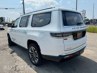 2023 Jeep Grand Wagoneer Series III - miniatura 8
