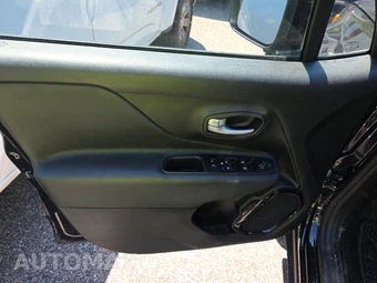 2023 Jeep Renegade Altitude - miniatura 9