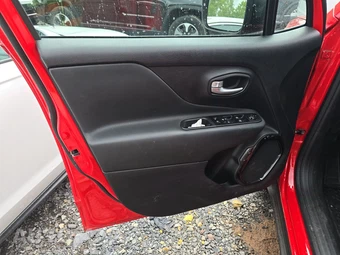 2023 Jeep Renegade Altitude - miniatura 9