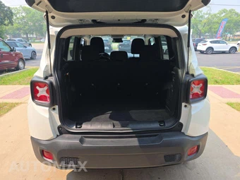 2023 Jeep Renegade Latitude - miniatura 14