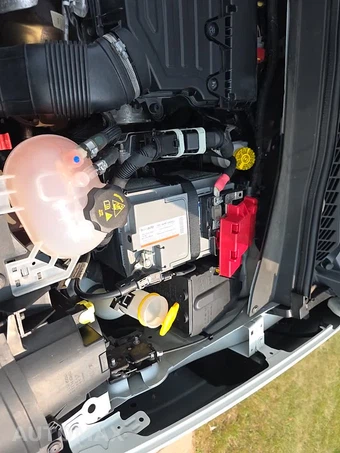 2023 Jeep Renegade Latitude - miniatura 21