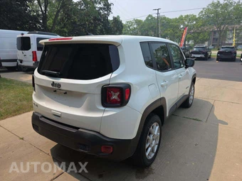 2023 Jeep Renegade Latitude - miniatura 3