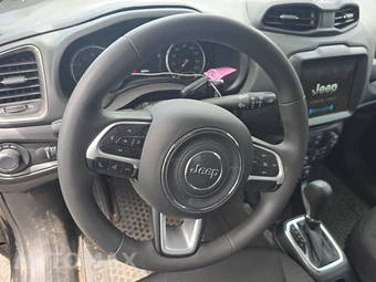 2023 Jeep Renegade Latitude - miniatura 10