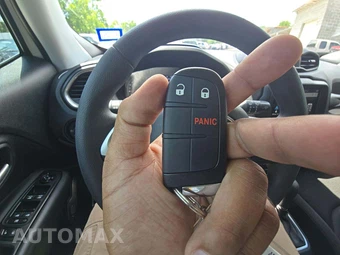 2023 Jeep Renegade Latitude - miniatura 5