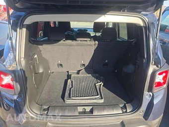 2023 Jeep Renegade Latitude - miniatura 23