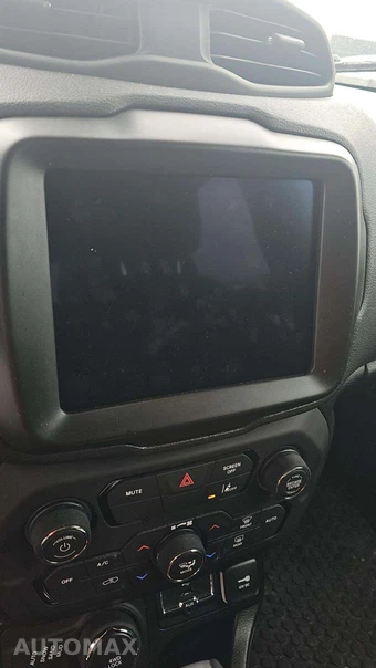 2023 Jeep Renegade Latitude - miniatura 24
