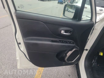 2023 Jeep Renegade Latitude - miniatura 9