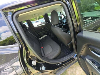 2023 Jeep Renegade Latitude - miniatura 13