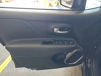 2023 Jeep Renegade Latitude - miniatura 9