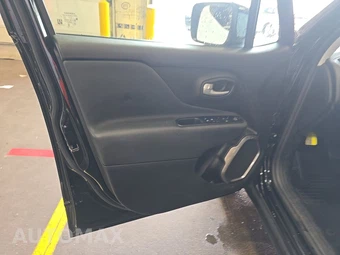2023 Jeep Renegade Limited - miniatura 9