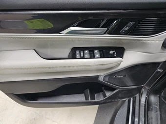 2023 Jeep Wagoneer - miniatura 9