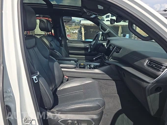 2023 Jeep Wagoneer - miniatura 8